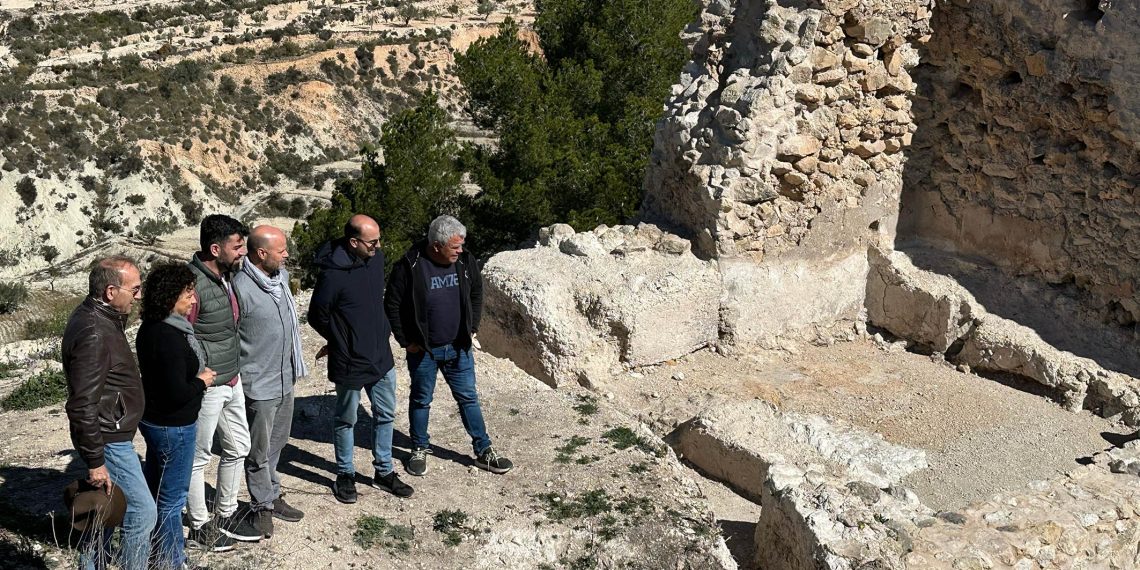 La Diputación de Alicante respalda la recuperación del convento de Montserrat en Onil para convertirlo en centro cultural