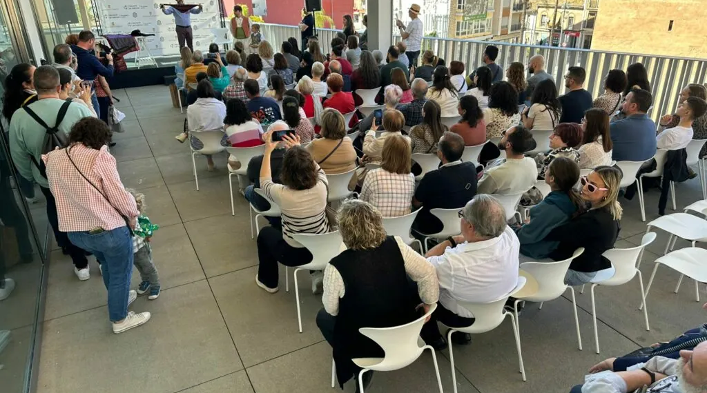 Torrent consolida su éxito con la II edición del Showroom Fallero en mayo de 2025, convirtiéndose en la capital valenciana de la moda fallera