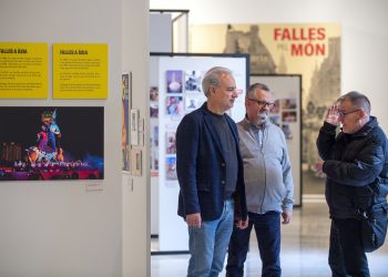 La Diputación propone en ‘Falles pel món’ un recorrido por los lugares que celebran la universal fiesta valenciana