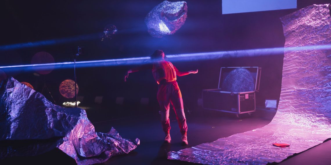 El Teatro Rialto programa ‘Cuerpos celestes’, un proyecto de ciencia y ficción documental