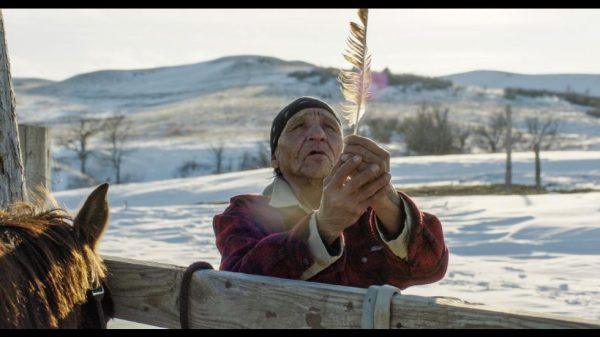 Lisandro Alonso utiliza en su película formatos de pantalla distintos según la historia y cambia del blanco y negro del western de la primera parte del tríptico al color del thriller y el viaje amazónico.