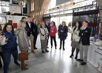 Consumo conmemora el Día Mundial de los Derechos de las Personas Consumidoras con una campaña de información en mercados municipales