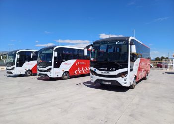 La Generalitat pone en marcha el nuevo servicio público de autobuses para conectar municipios del Alto Mijares, l’Alcalatén y La Plana Alta