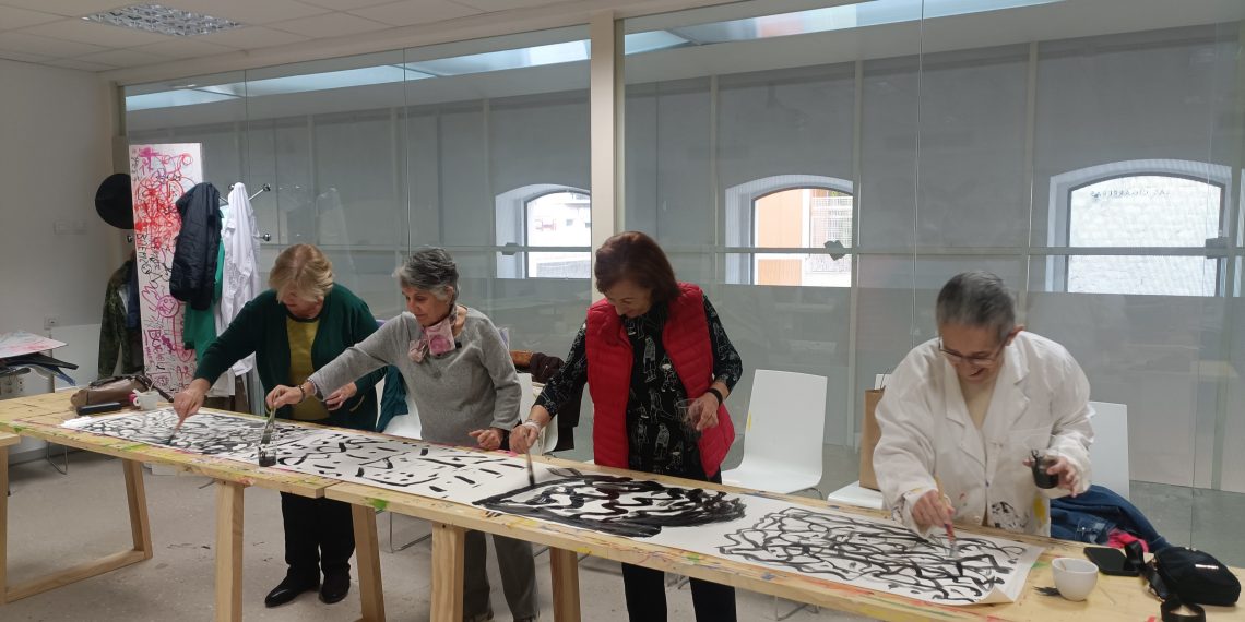El Consorci de Museus presenta ‘La Alcachofa’, el primer periódico elaborado por mujeres de más de 65 años que promueve la inclusión a través de la creatividad