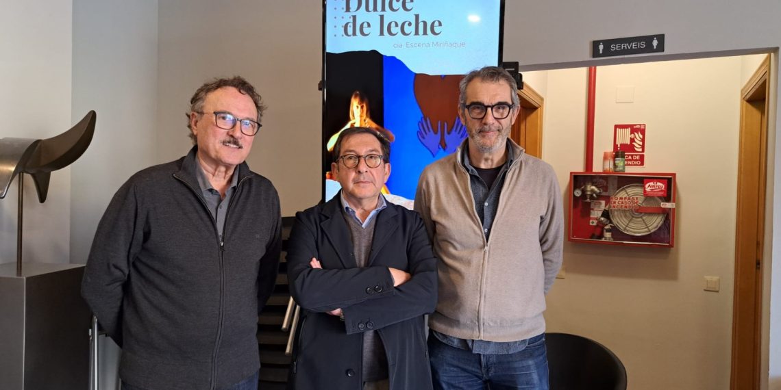 El director general de Cultura visita en el Día Mundial del Teatro la Sala l’Horta, uno de los recintos teatrales afectados por la riada