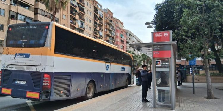 Metrovalencia traslada los autobuses sustitutorios de Picassent y de la Ribera a la estación de Safranar a partir del 1 de abril