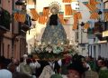 Torrent celebra la primera tarde en honor a la Virgen de los Desamparados con el Traslado organizado por la Falla Barri Cotxera
