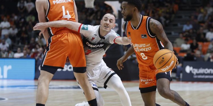 Valencia Basket afronta un exigente reto en Granada tras una semana de alto desgaste europeo