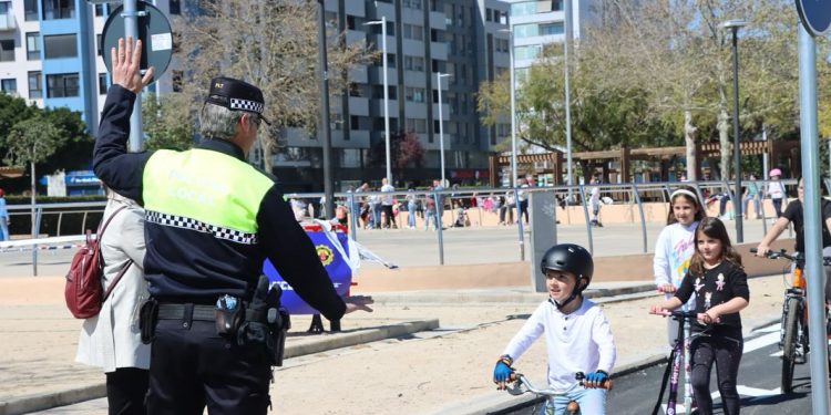 Torrent inaugura su primer Parque de Educación Vial y una gran zona de juegos en una multitudinaria fiesta
