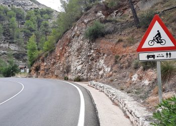 El Consorcio Camino del Cid instala en Ontinyent y Xàtiva nuevas señales de aviso de paso de ciclistas