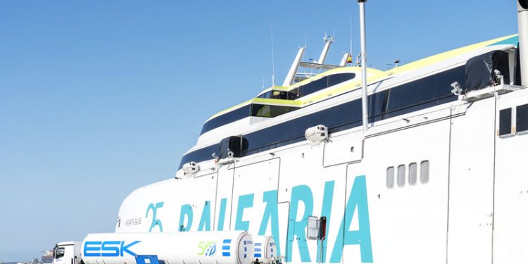 Baleària y Axpo realizan con éxito las primeras operaciones de bioGNL en terminales de Enagás