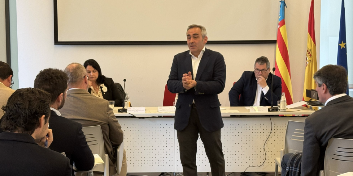 Miguel Barrachina señala que desde el Consell “solicitamos a la UE una revisión de las medidas que amenazan la sostenibilidad del sector pesquero en la Comunitat Valenciana”