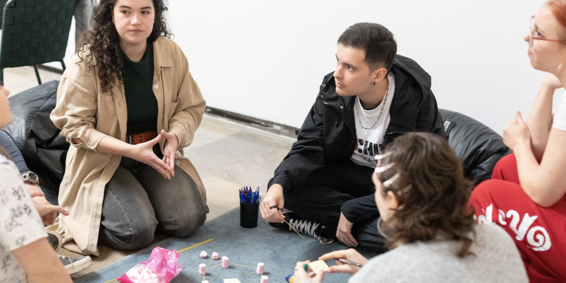 El Consorci de Museus y la Universitat de València inician las primeras visitas experimentales del Máster PERMEA en La Nau