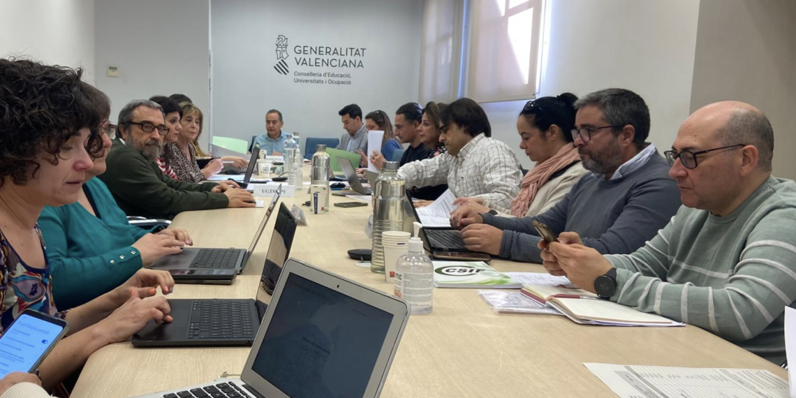 Educación permitirá solicitar comisión de servicio a docentes afectados por la riada