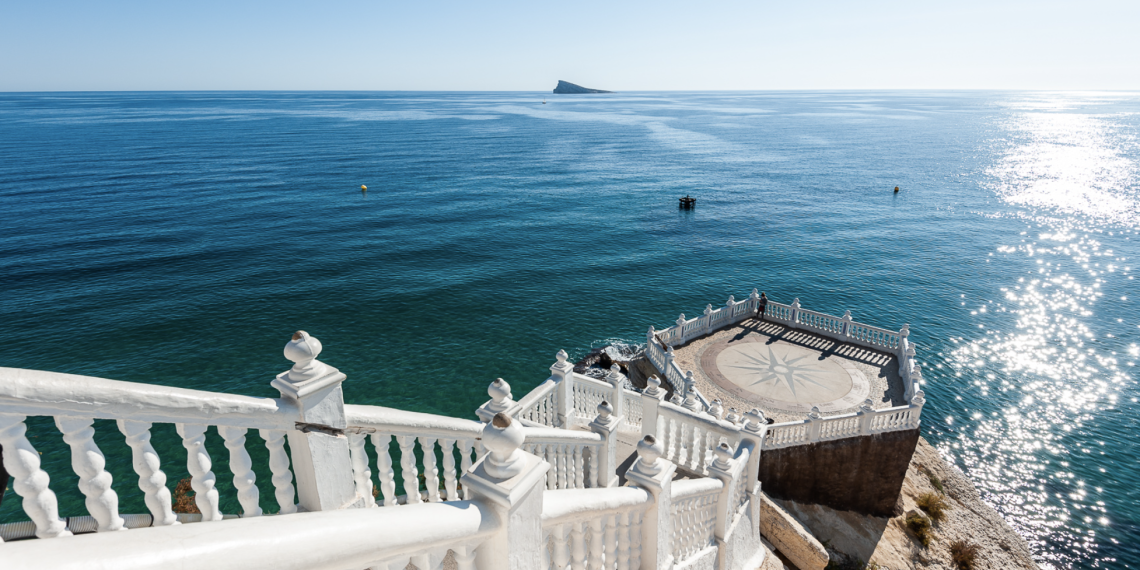 Turoperadores británicos exploran la Costa Blanca y Benidorm para impulsar el turismo de negocios