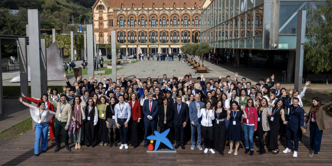 La Fundación La Caixa atrae y retiene talento con un centenar de becas para jóvenes investigadores