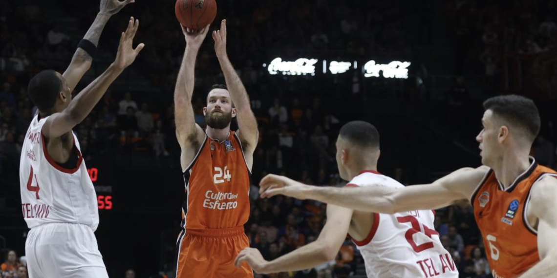 Valencia Basket busca asaltar la fortaleza del Hapoel Shlomo Tel Aviv en el segundo partido de semifinales