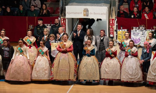 El diputado de Cultura, Alejandro Clausell, ha asistido este viernes a los actos de entrega del premio al mejor monumento fallero y al ninot indultat en Benicarló.