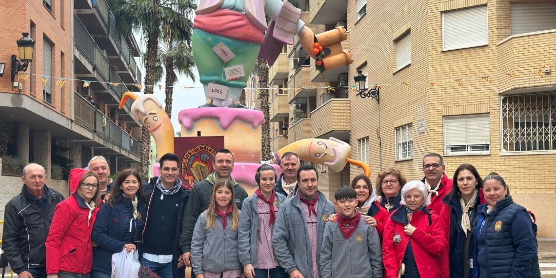 El president de la Diputació de Valencia, Vicent Mompó, visita las fallas de Albalat dels Sorells