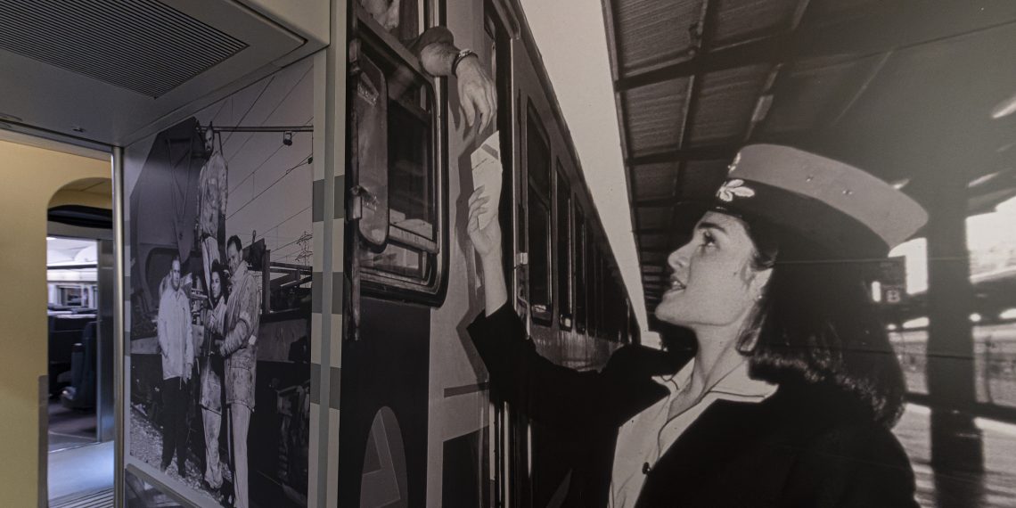 Renfe homenajea con una exposición fotográfica «Ferroviarias» a las mujeres que han contribuido al desarrollo del ferrocarril a lo largo de su historia