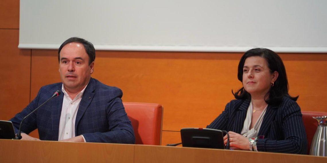 Juanfran Pérez“Al PSOE le resulta muy fácil sentarse a hablar con un prófugo de la justicia como Puigdemont, pero se niega a pactar la mejora de las instituciones valencianas con el PP”