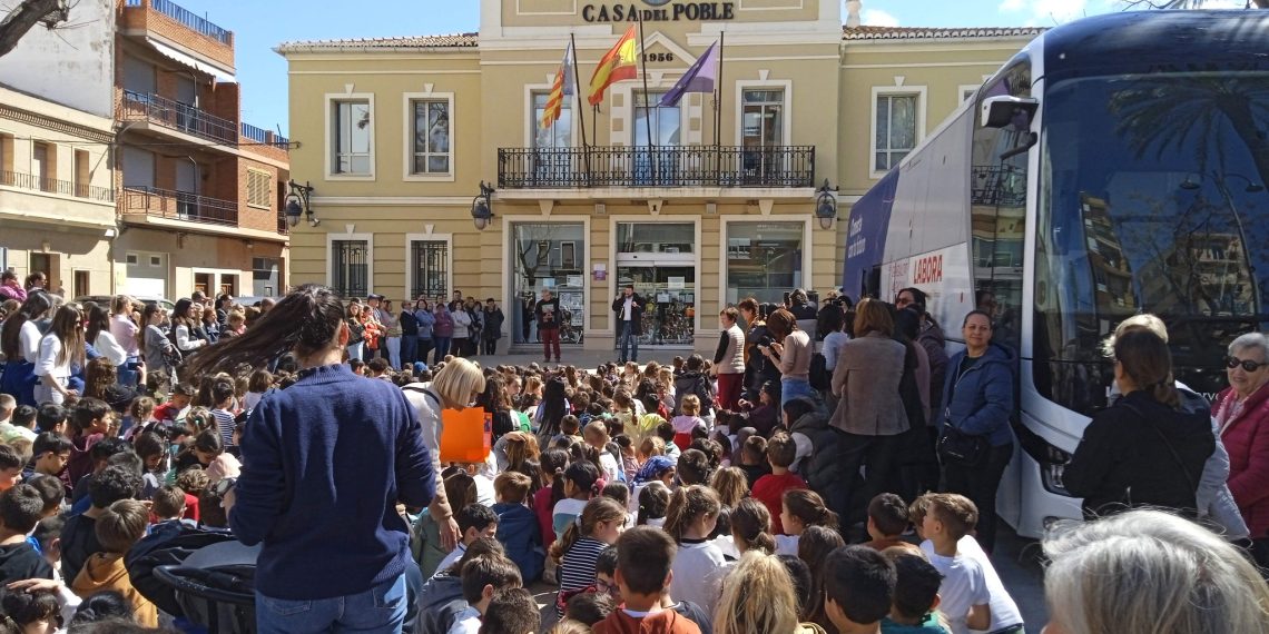 La Pobla de Farnals rinde un emotivo homenaje a Amalio Herranz tras su jubilación