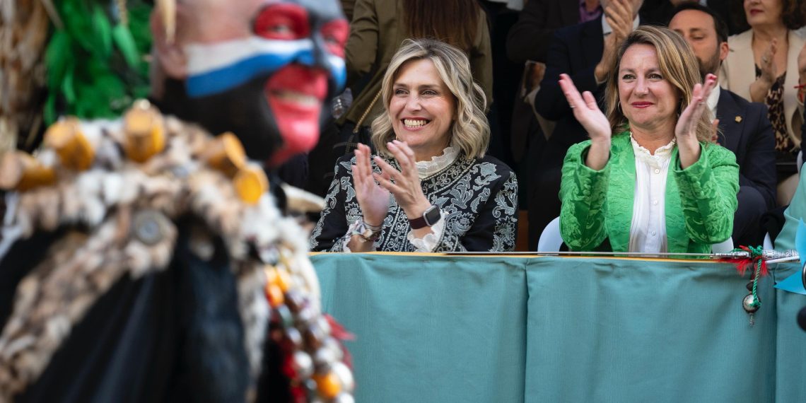 Marta Barrachina asiste al acto principal de la primera jornada de las fiestas fundacionales de Castellón