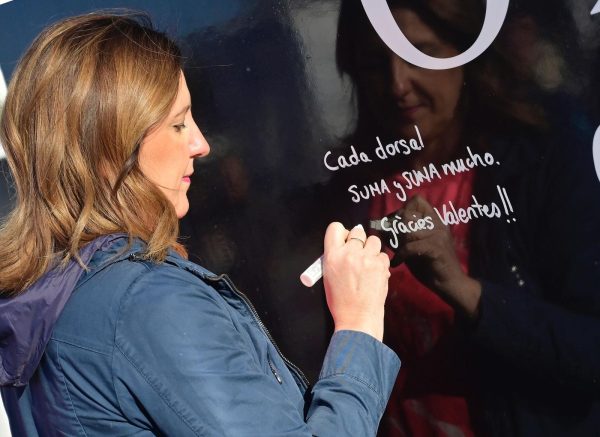 La marea rosa ha recorrido las calles del Marítimo con el lema “Tu dorsal SUMA”.