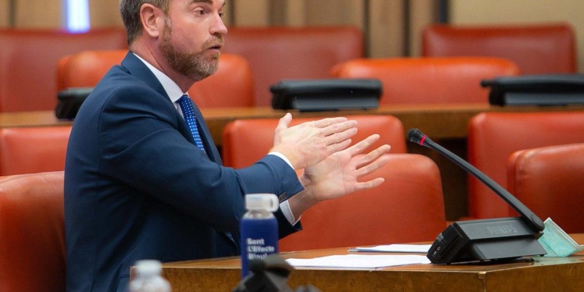 Óscar Clavell: “Compromís traiciona a los valencianos por no querer reivindicar ayudas al Gobierno para la recuperación”