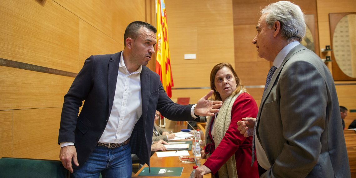 La Diputación de Valencia reestructura su plantilla con la eliminación de jefaturas y un ahorro global de 185.000 euros