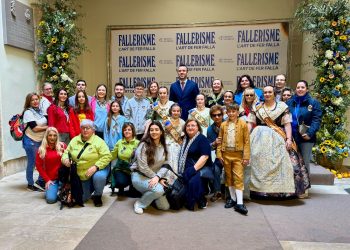 Las Fallas de La Pobla de Farnals visitan la Diputación de Valencia en la recepción fallera