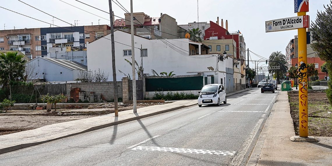 El Ayuntamiento mejora la seguridad vial y pacifica el tráfico en la pedanía de El Horno de Alcedo
