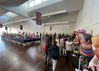 Éxito de la Exposición del Ninot de Torrent 2025 con la visita de 1.400 escolares