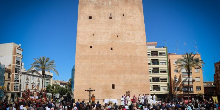 Torrent celebra un adelanto de la Semana Santa con la Bendición del nuevo Paso de la Santa Cena