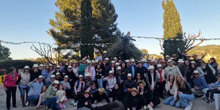 El Ràfol de Salem celebra la particular fiesta de “La Barraca” con el fuego, el almuerzo valenciano y el arroz al horno como protagonistas