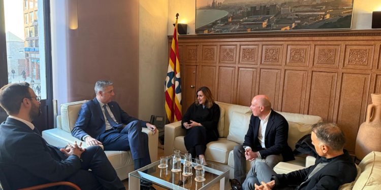 El Ayuntamiento de València dará seguridad jurídica a los propietarios para sacar las viviendas vacías al alquiler