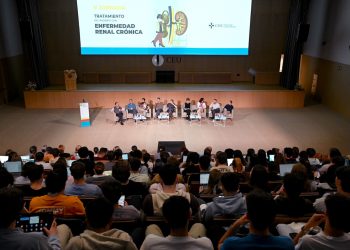 La CEU UCH reúne a especialistas y pacientes en una jornada interdisciplinar sobre el tratamiento de la Enfermedad Renal Crónica