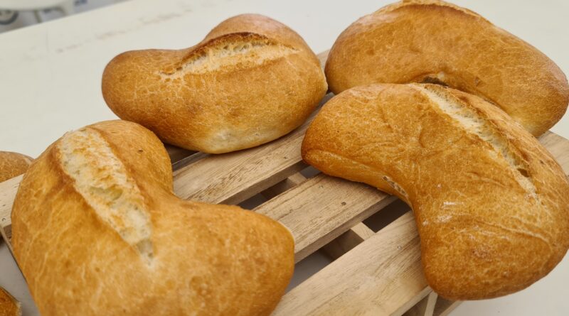 El Gremio de Panaderos y Pasteleros de Valencia presenta el proyecto de reconocimiento de la Pataqueta como Marca CV