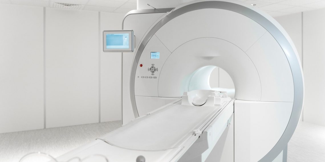 El Consell prorroga el convenio para implantar la protonterapia en La Fe hasta 2029