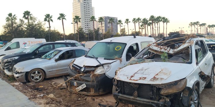 El Ayuntamiento retira cerca de 3.500 vehículos afectados por la dana y da por clausuradas las 25 campas de las tres pedanías