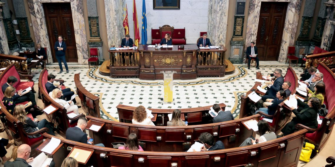 Valencia expone a la ciudadanía la normativa diseñada para frenar la proliferación de apartamentos turísticos