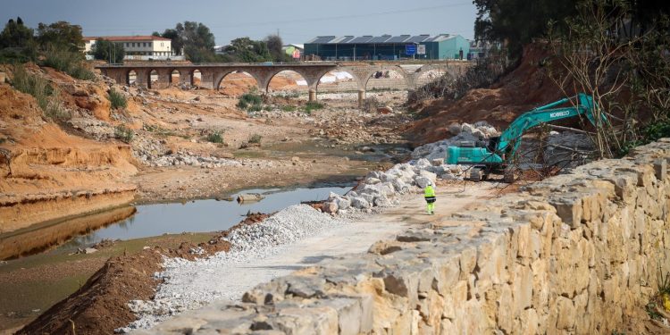 Torrent contratará a personas desempleadas en la reconstrucción tras la DANA