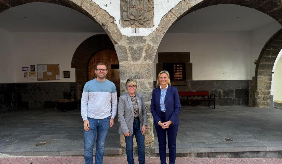 La delegada del Consell en Castellón visita Barracas y Pina de Montalgrao