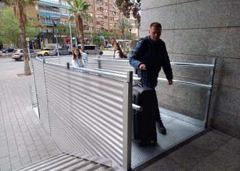 La Generalitat acondiciona dos nuevos accesos a la estación de Adif de Alicante en la zona de obras de la futura Estación Central del TRAM d’Alacant