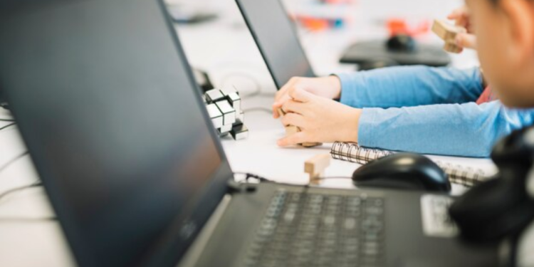 La Generalitat completa la instalación de redes wifi en todos los centros educativos de la Comunitat Valenciana
