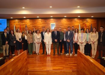 Torrent conmemora los 45 años de ayuntamientos democráticos con un emotivo acto de homenaje, reconocimiento y memoria