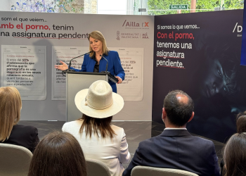 Susana Camarero presenta un plan pionero para prevenir el consumo de pornografía entre adolescentes