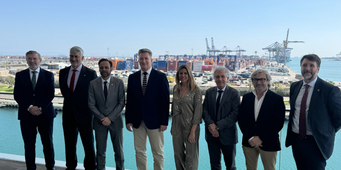 La Generalitat estudia un nuevo acceso al Puerto de Valencia ante el aumento del tráfico de mercancías
