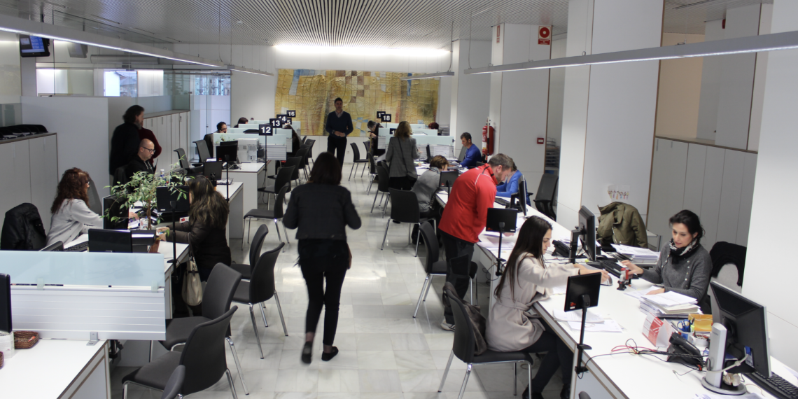Las oficinas PROP de la Generalitat atendieron a más de 439.000 personas en 2024