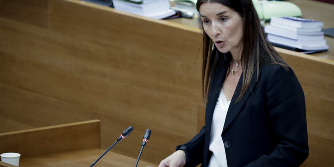 El Consell formaliza cerca de 400 contratos de emergencia para reparar daños tras la riada